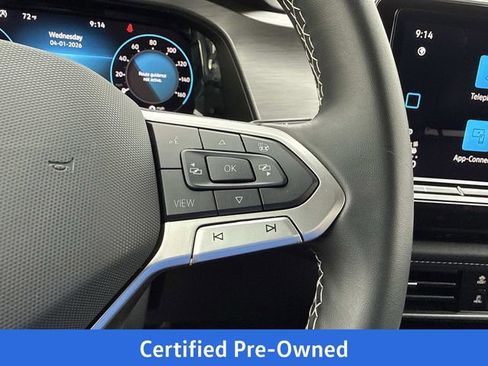 Used 2025 Volkswagen Atlas Cross Sport SE FWD image 23