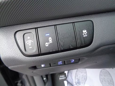 Used 2018 Hyundai Ioniq Limited image 39