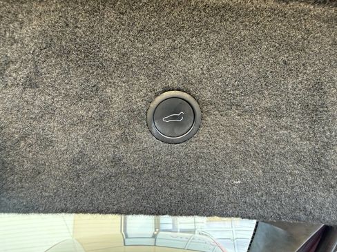 Used 2023 Tesla Model S image 19