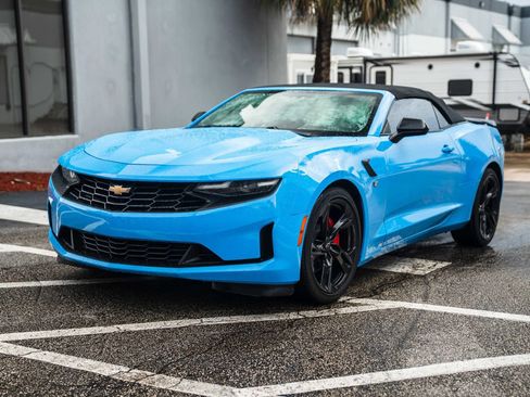 Used 2023 Chevrolet Camaro LT RWD image 3