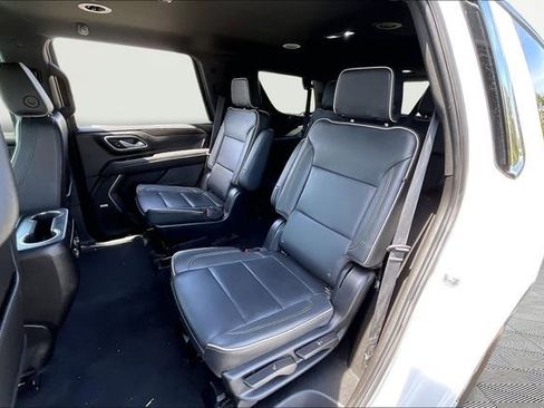 Used 2024 Chevrolet Tahoe Premier AWD/4WD image 16