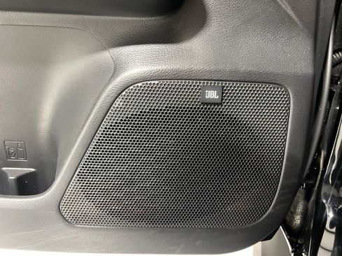 Used 2022 Toyota Tacoma Limited image 23