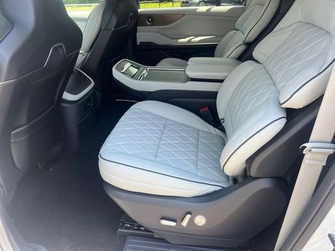 New 2027 Lincoln Navigator L Black Label AWD/4WD image 15