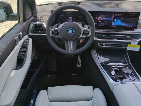 New 2026 BMW X5 xDrive50e w/ M Sport Package AWD/4WD image 16