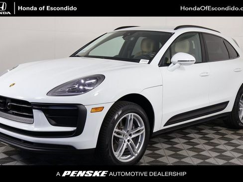 Used 2024 Porsche Macan AWD/4WD image 1