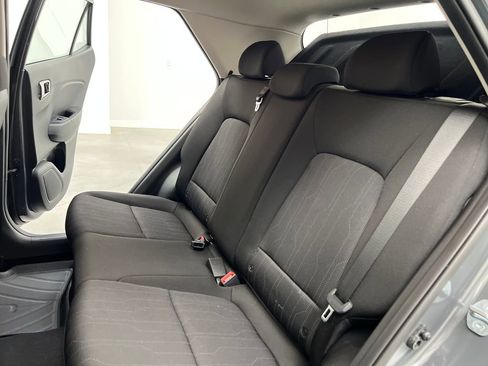 Used 2025 Hyundai Venue SE FWD image 13