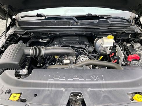 Used 2019 RAM 1500 Laramie image 36