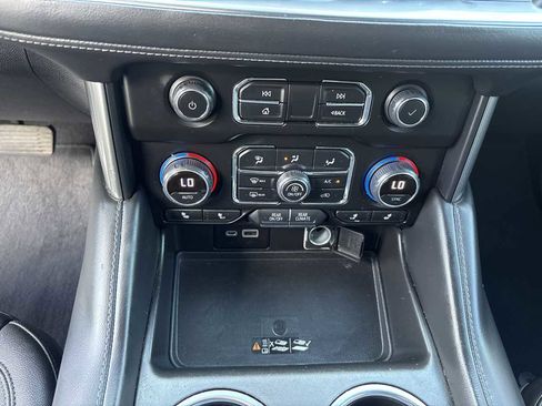 Used 2022 Chevrolet Tahoe Z71 image 25