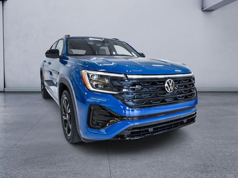 Used 2026 Volkswagen Atlas Cross Sport SEL R-Line AWD/4WD image 8