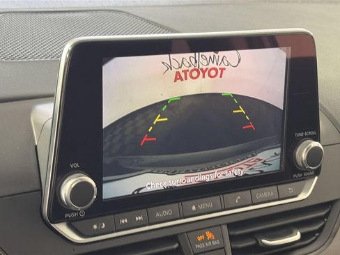 Used 2025 Nissan Altima 2.5 SV FWD image 16