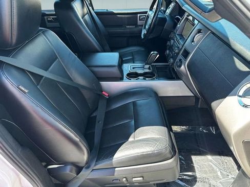 Used 2017 Ford Expedition Limited w/ Equipment Group 301A AWD/4WD image 30