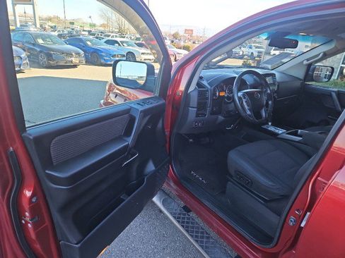 Used 2014 Nissan Titan SV w/ SV Value Truck Package image 8