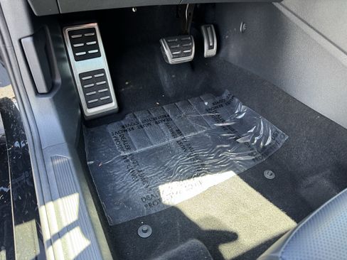 Certified 2024 Volkswagen Golf R AWD/4WD image 15