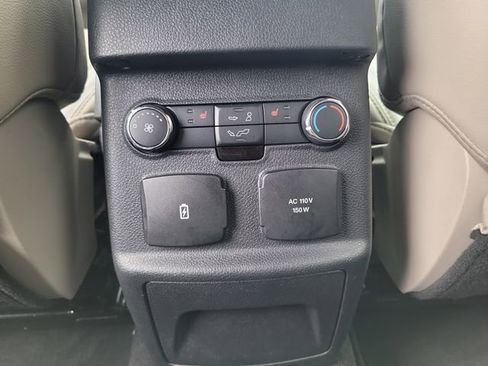 Used 2018 Ford Explorer Limited w/ Equipment Group 301A FWD image 19