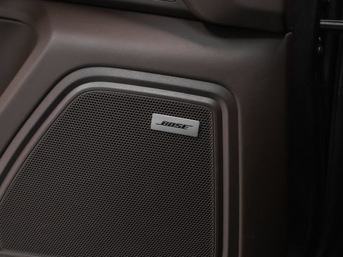 Certified 2019 Porsche Macan AWD/4WD image 34