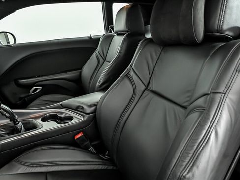 Used 2016 Dodge Challenger R/T Scat Pack RWD image 17