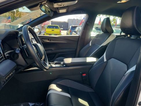 Used 2025 Toyota Camry SE image 17