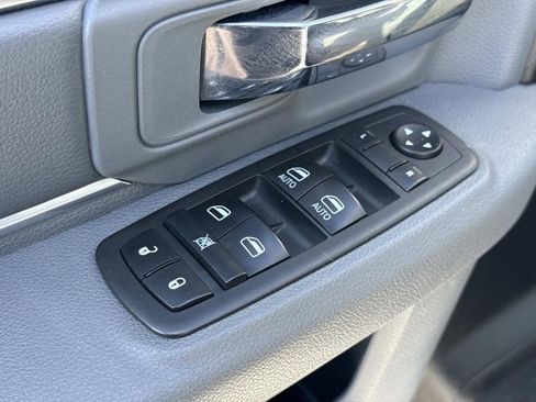 Used 2019 RAM 1500 Classic SLT AWD/4WD image 15