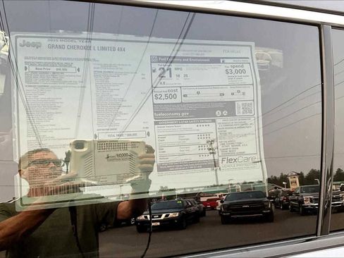 New 2025 Jeep Grand Cherokee L Limited w/ Luxury Tech Group II image 24