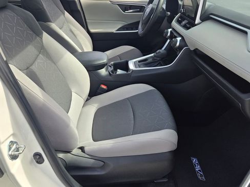 Used 2024 Toyota RAV4 XLE w/ Convenience Package image 18