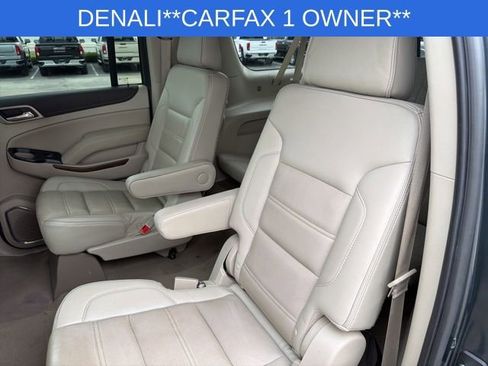 Used 2020 GMC Yukon XL Denali w/ Denali Premium Package image 19