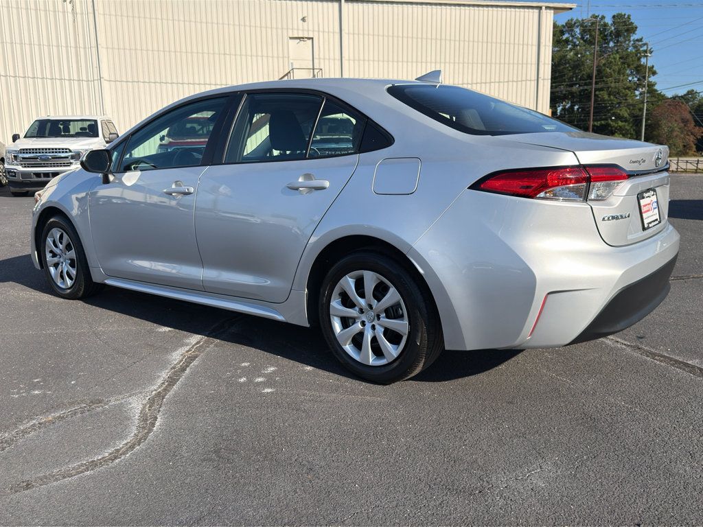 Used 2024 Toyota Corolla LE FWD image 7