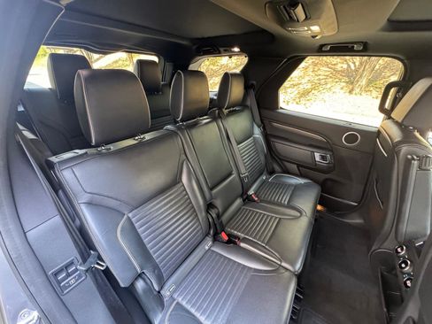 Used 2017 Land Rover Discovery HSE Luxury AWD/4WD image 4