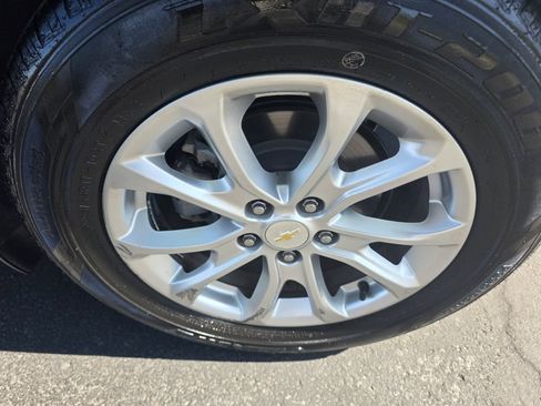 Used 2020 Chevrolet Equinox LT FWD image 11