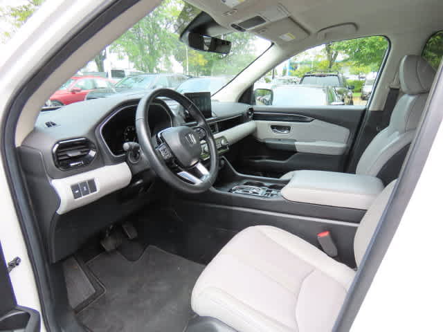 Certified 2025 Honda Pilot EX-L image 2