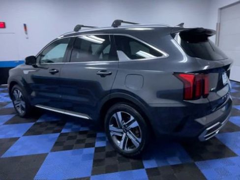 Used 2022 Kia Sorento EX w/ Panoramic Sunroof Package image 6