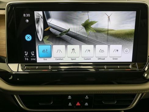 Used 2025 Volkswagen Atlas SE w/ Black Wheel Package image 31