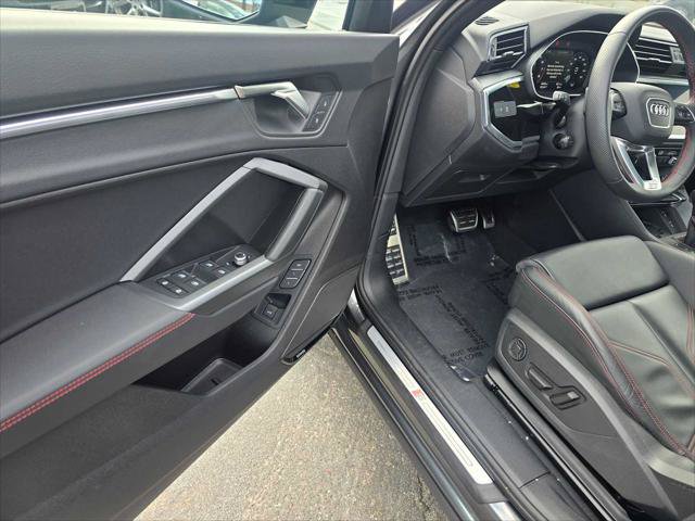 Used 2025 Audi Q3 2.0T Premium Plus w/ Premium Plus Package AWD/4WD image 23
