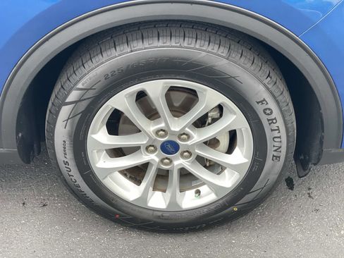 Used 2022 Ford Escape SE image 31