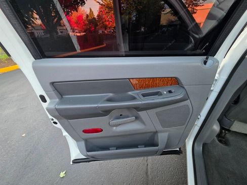 Used 2006 Dodge Ram 2500 Truck Laramie image 39