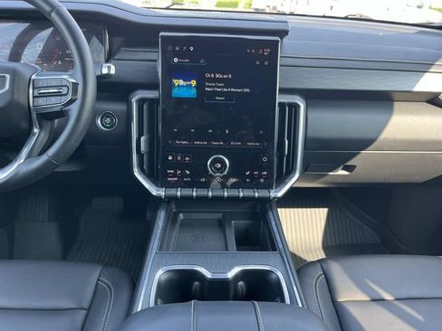 Used 2024 GMC Acadia Elevation FWD image 16