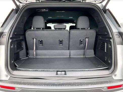 New 2026 Chevrolet Traverse LT w/ Driver Confidence Package image 15