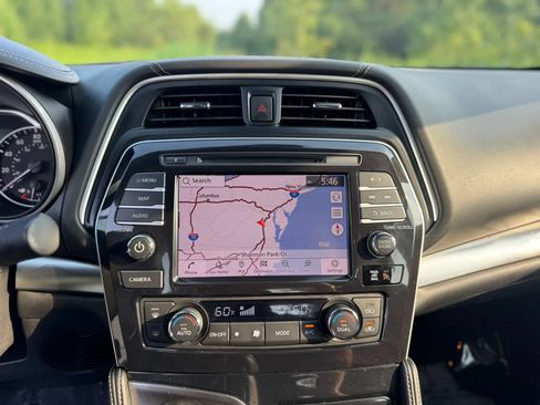 Used 2023 Nissan Maxima SV w/ Floor Mat Group FWD image 15