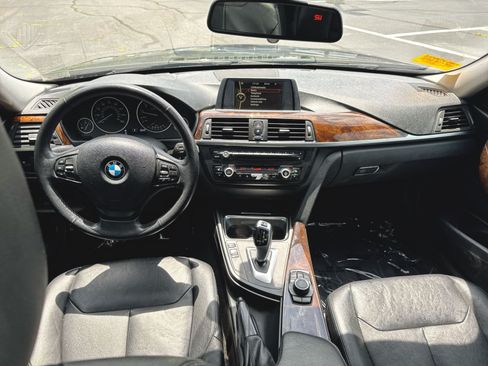 Used 2013 BMW 328i xDrive Sedan AWD/4WD image 12