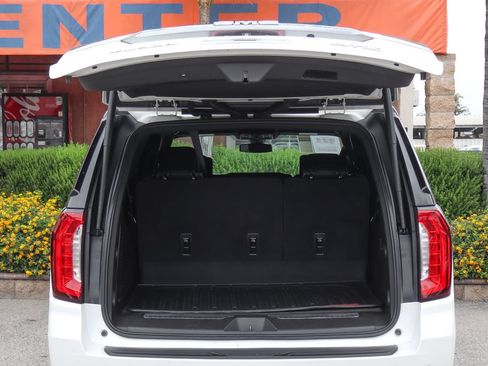 Used 2021 GMC Yukon XL AT4 w/ AT4 Premium Plus Package AWD/4WD image 8