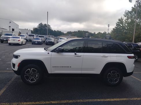 Used 2022 Jeep Grand Cherokee Trailhawk image 6