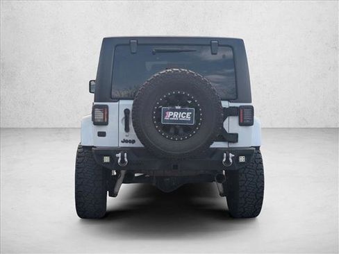 Used 2015 Jeep Wrangler Unlimited Sahara w/ Max Tow Package AWD/4WD image 6