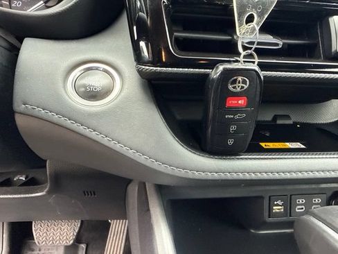 Used 2024 Toyota Highlander XSE AWD/4WD image 41