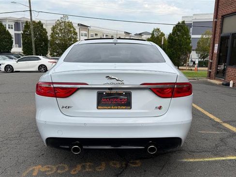 Used 2016 Jaguar XF S RWD image 11