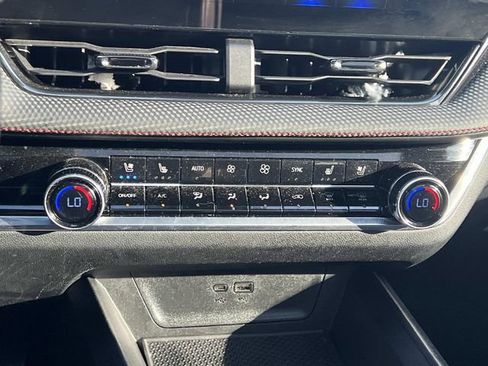 Used 2025 Chevrolet Equinox RS w/ Safety and Technology Package image 24