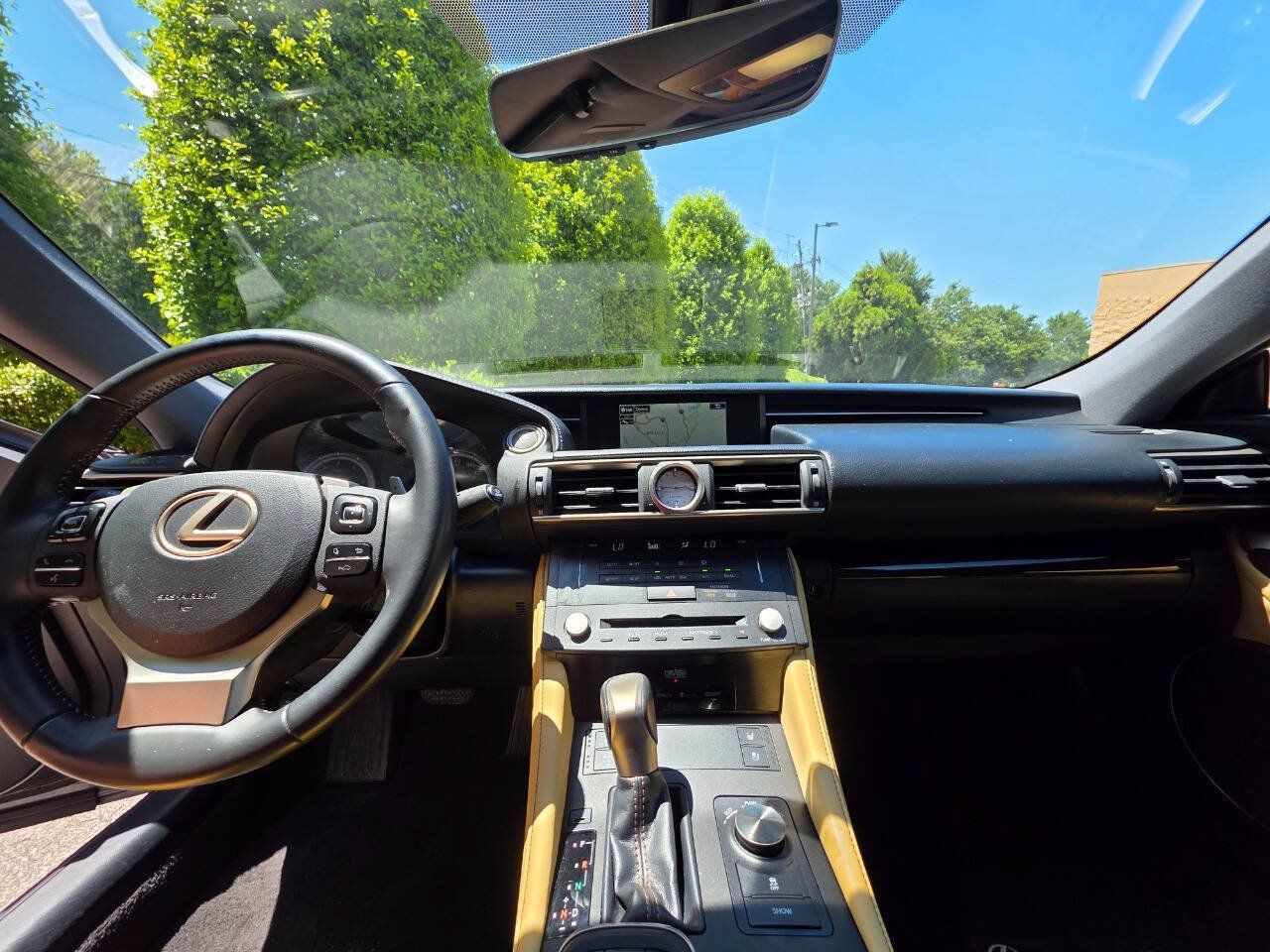 Used 2015 Lexus RC 350 w/ Luxury Package RWD image 17