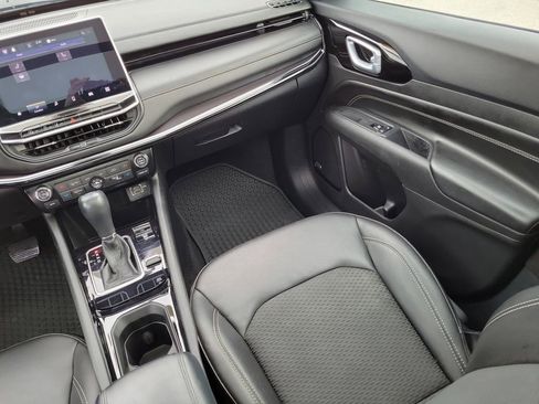 Used 2023 Jeep Compass Altitude w/ Sun and Sound Group image 16