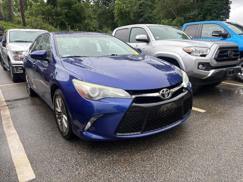 Used 2016 Toyota Camry SE FWD image 1