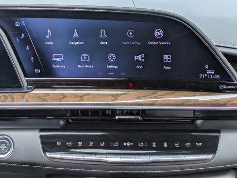 Certified 2024 Cadillac Escalade ESV Premium Luxury Platinum AWD/4WD image 18