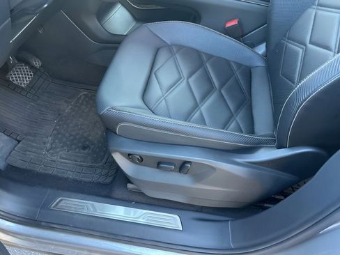 Used 2024 Volkswagen Atlas Cross Sport SE w/ Panoramic Sunroof Package image 22