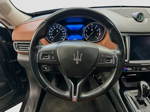Used 2017 Maserati Levante AWD/4WD image 18